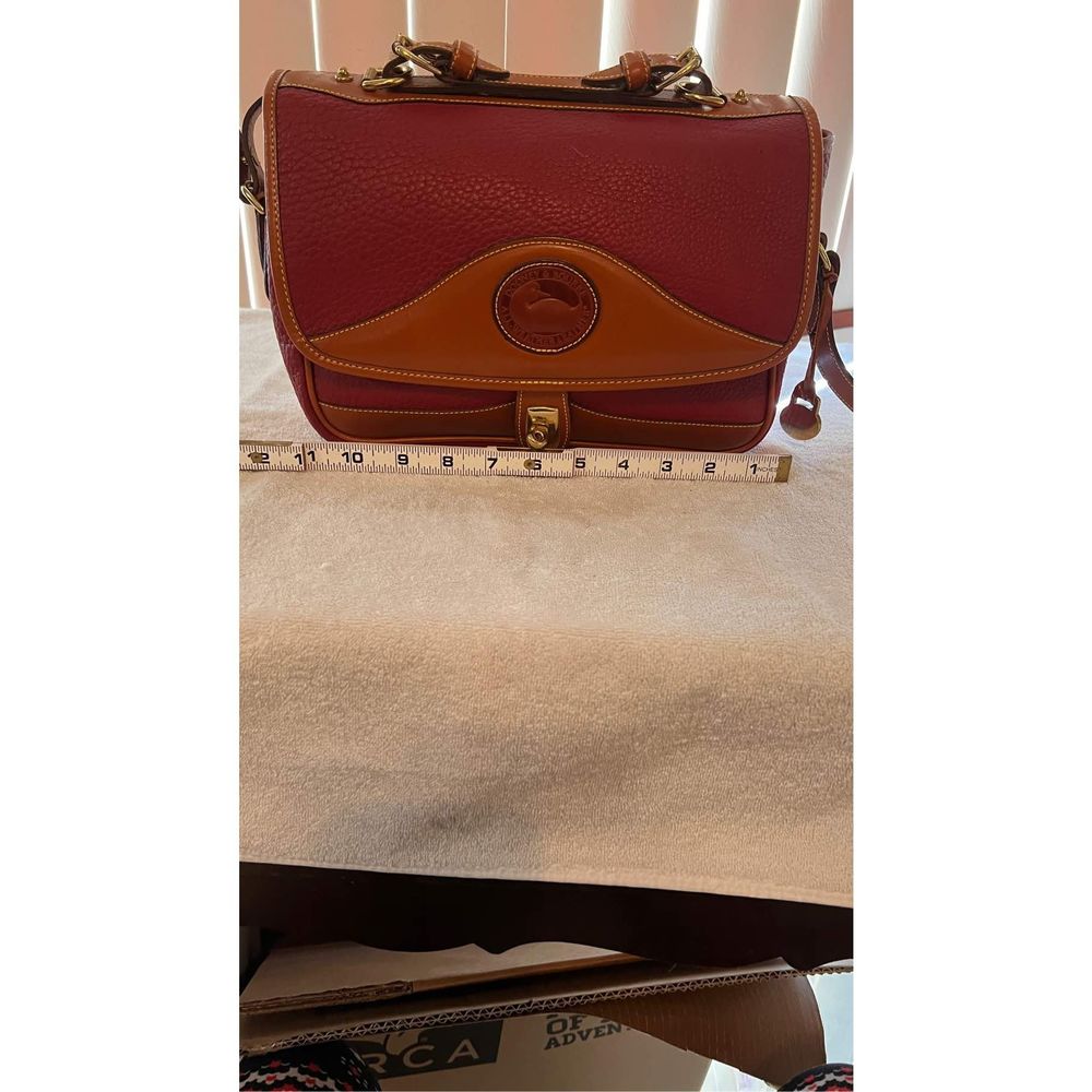 Vintage Dooney & Bourke Red leather Top Handle All Weather Crossbody 80's & 90's - Picture 4 of 10